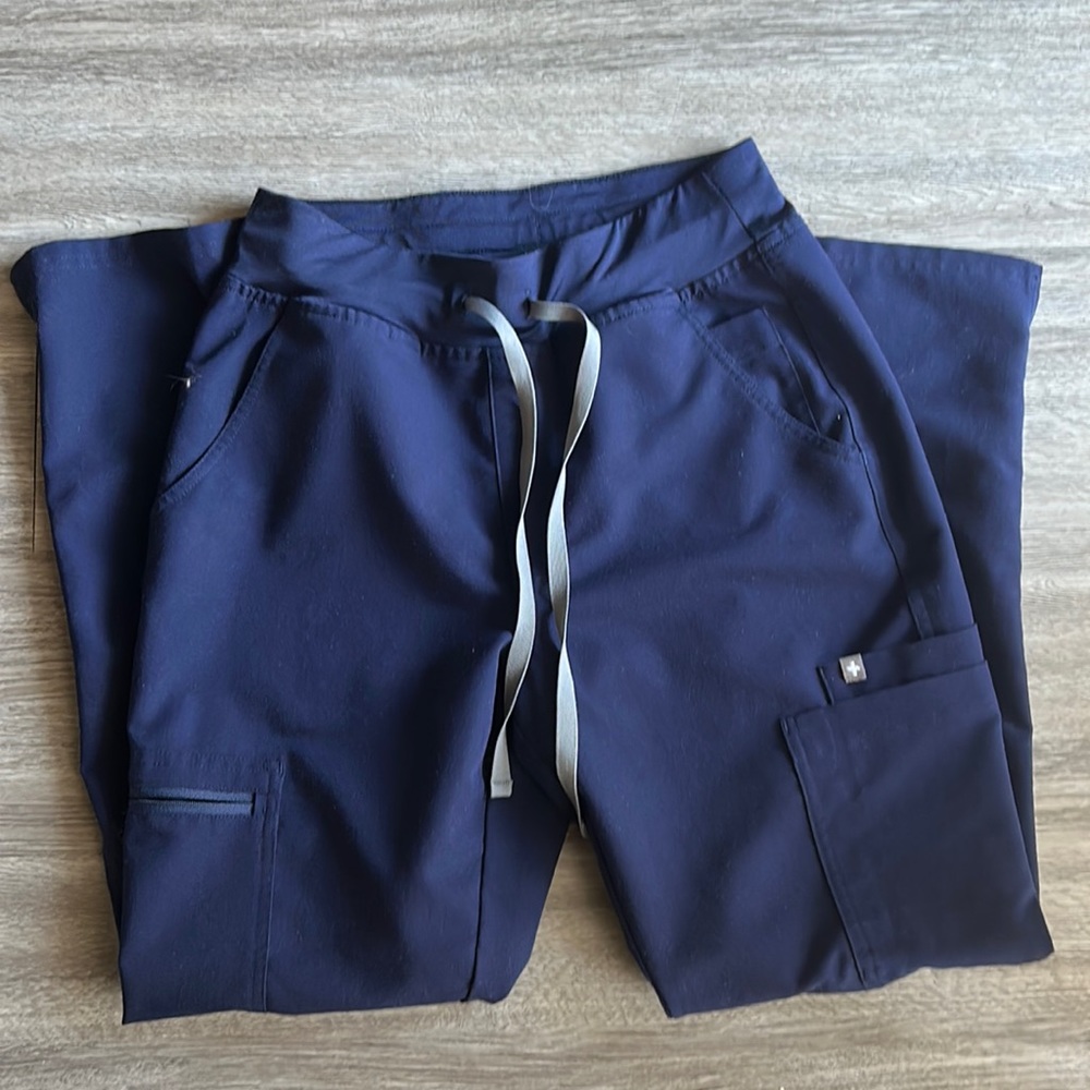 Navy blue figs scrub pants. Small petite.